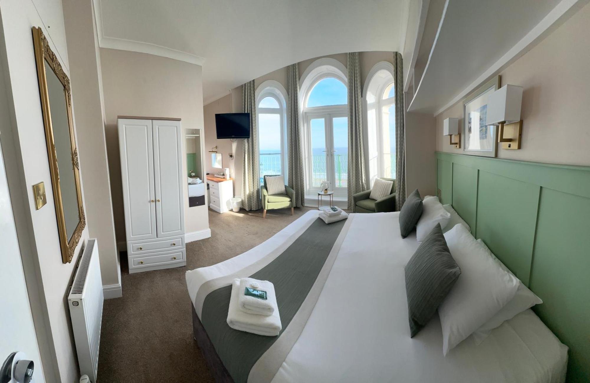 Clarence House Hotel Tenby Extérieur photo