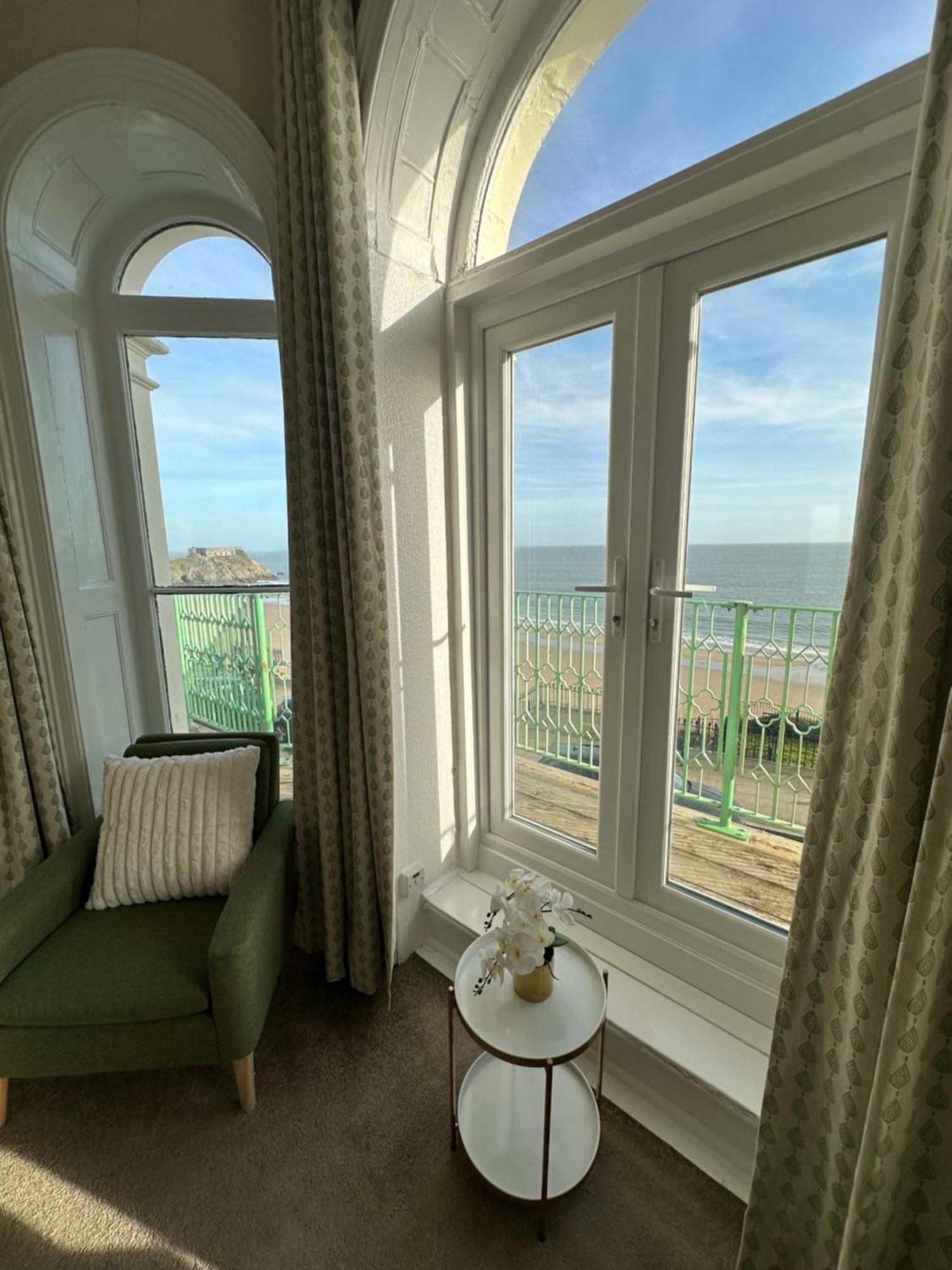 Clarence House Hotel Tenby Extérieur photo